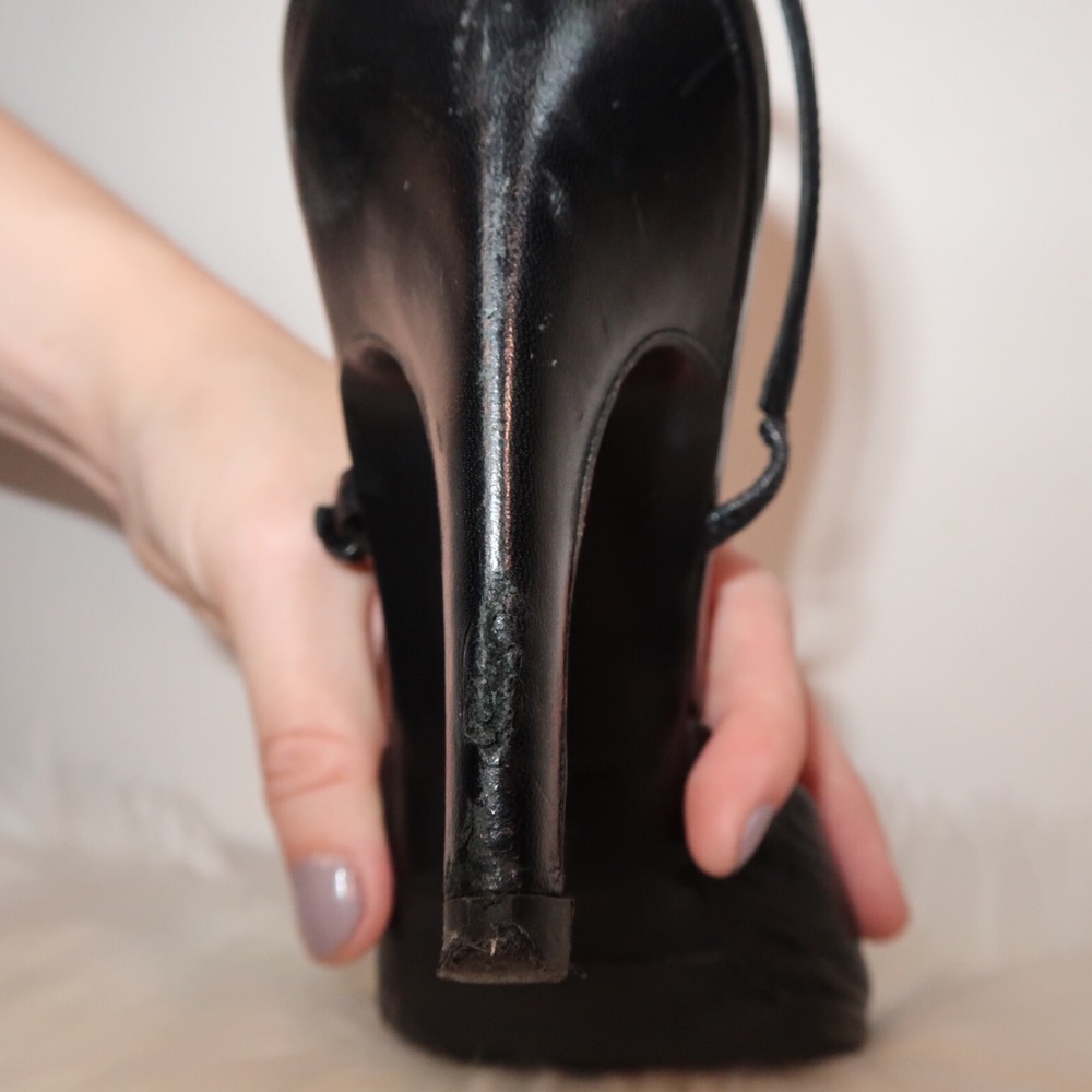 ❄️SALE❄️ PRADA VINTAGE heels - Picture 6 of 8